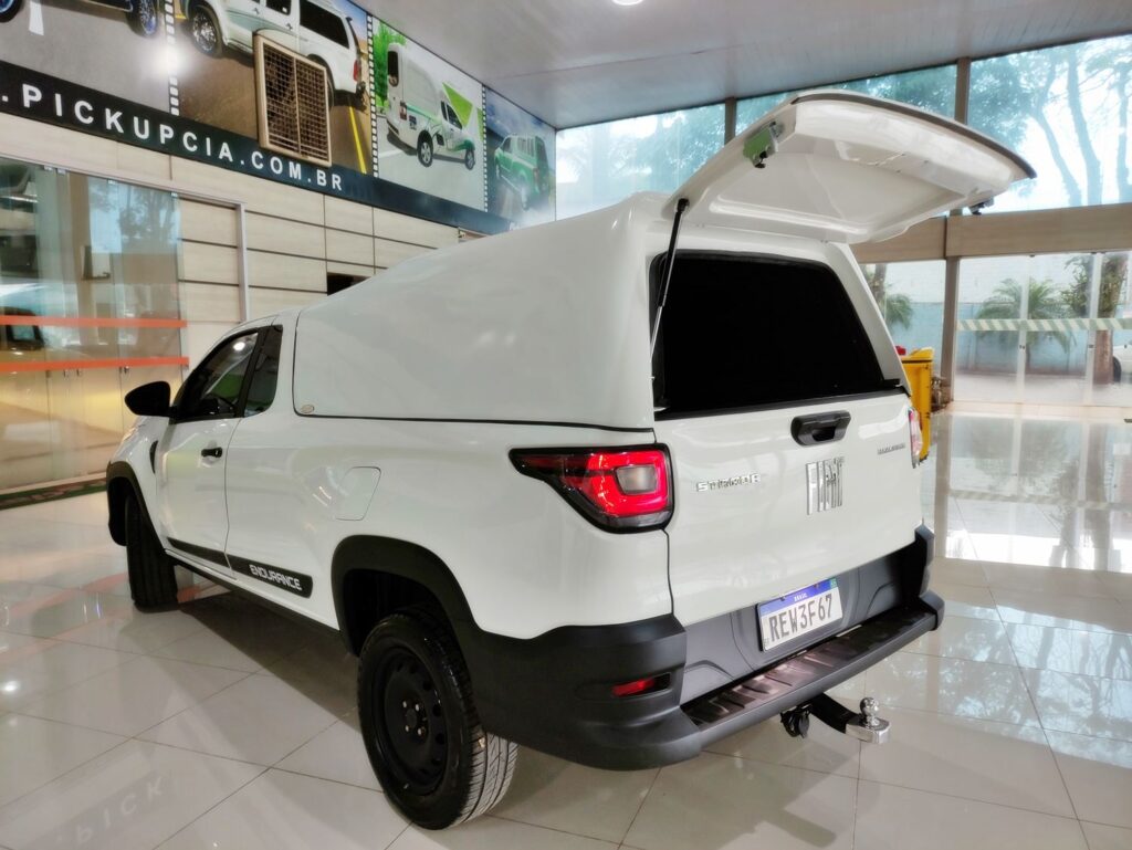 Capota de fibra para Fiat Strada, modelo furgão sem vidros.